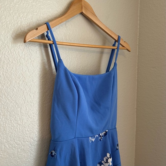 NWT, Jun & Ivy Women’s Empire Waist Tiered Floral Blue Mini Dress, Size Medium - Picture 3 of 7